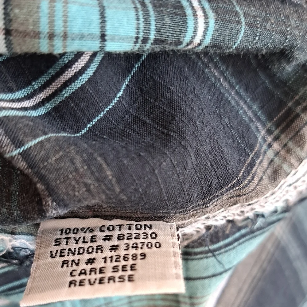 BKE Men's Teal and Black Plaid Button Down Shirt.  Size Large. - Picture 12 of 13